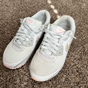 Nike Air Max 90 (size 7)
